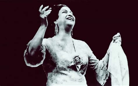 oum kalthoum in concert she continued to perform until 1973 by which time she became known as