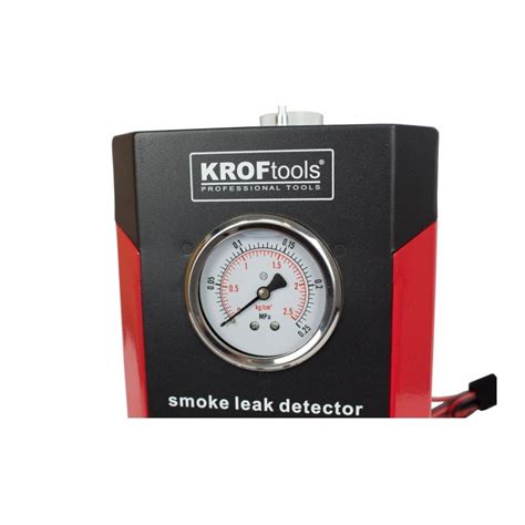 En el detector de humos hay una luz y un sensor, pero están posicionados en un ángulo de 90 grados entre ellos, la luz de la fuente de origen pasa de largo sin impactar contra el sensor. DETECTOR DE FUGAS POR HUMO