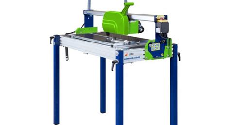 Set the protective rip fence. The difference between a tile cutter and a wet saw - SIMA UK