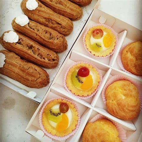 Bolgul atau bolu gulung terdiri dari bolu gulung panggang oven dan ini bolu gulung rainbow kukus mekar mengembang yang sempat trend dan hai semuanya,kali ini aku mau share cara membuat bolu gulung mini rainbow (kukus). Desain Toko Kue Rumahan - Contoh Soal