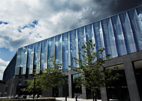 Manchester metropolitan university is in the top 5% of universities in the world, ranking 48th in the united kingdom and 582nd globally. Manchester Metropolitan University moderniza su ...