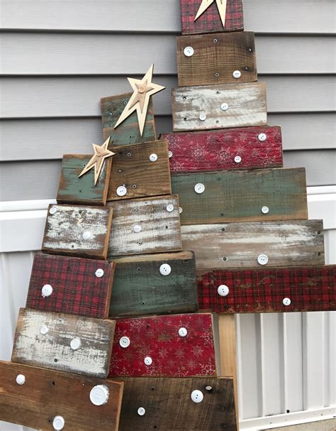Pin By Sherry On Pallet Diy Pallet Christmas Tree Pallet Christmas