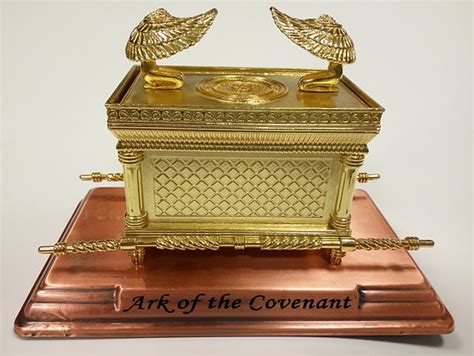 Gold Large Ark Of The Covenant With Cover Model The Temple Institute