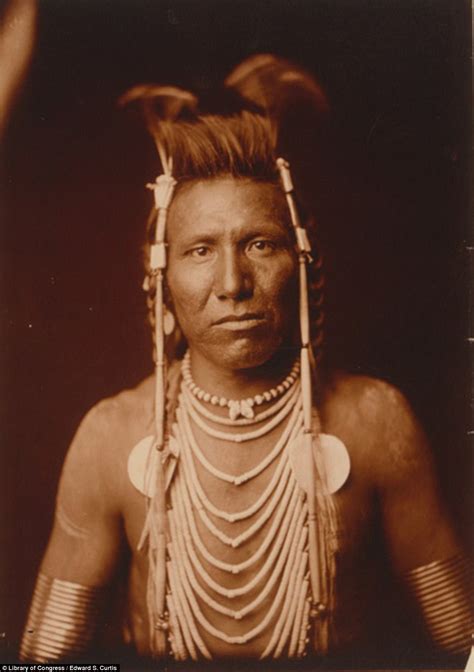 Edward S Curtis Capture Native American Life In The Early1900s With Vintage Portraits Daily