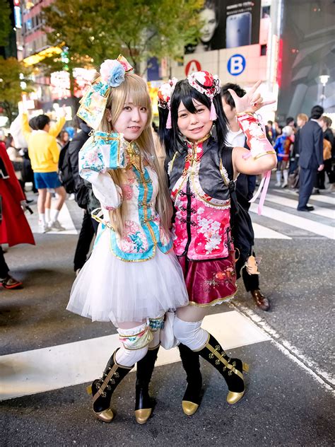 Japanese Halloween Costumes Halloween Costumes On The Stre Flickr