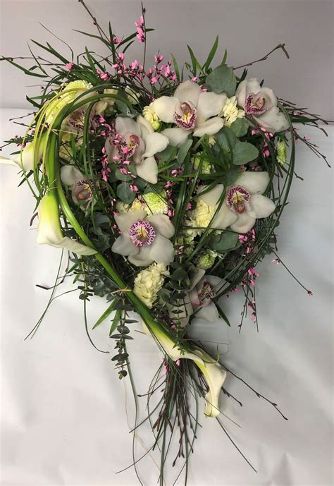 Welcome to flowers by elaine, a well established, family run business located in dorking, in the heart of the surrey hills. Pin on Funeral Tributes - Hearts