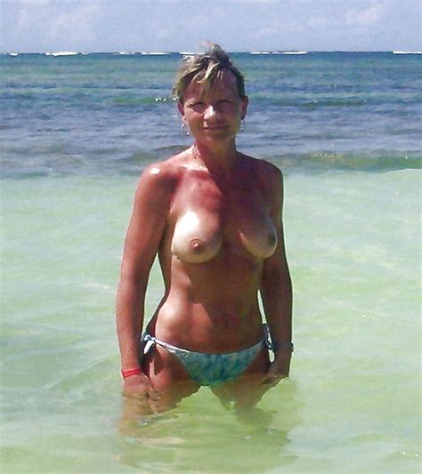 Linda French MILF Totally Naked And Exposed Pict Gal 134689908