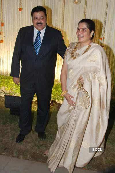 Satish Shah With Wife At Vivek Oberoi And Priyanka Alvas Wedding
