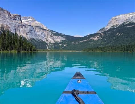 Complete Guide To Canoeing Lake Louise Emerald Lake Moraine Lake