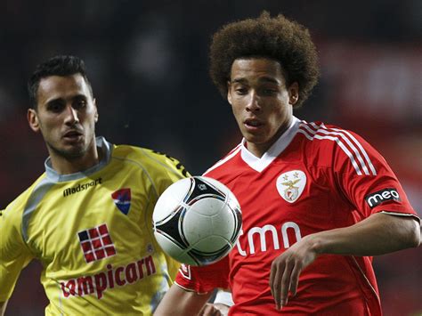 Attendance of 18605 fans at the estadio do dragao. Benfica vs Gil Vicente em imagens | MAISFUTEBOL