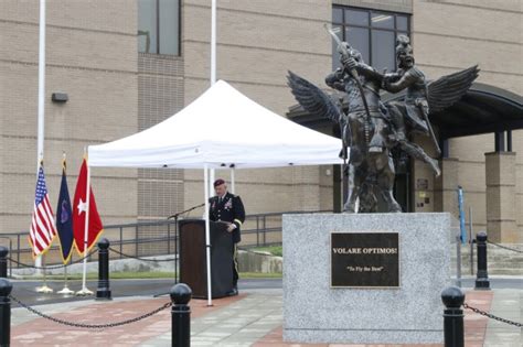 Usasoac Unveils New Hq Statue Dedicated To Army Special Operations