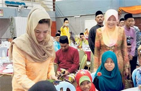 1st one iman , 1st row middle. Cik Puan Muda Pahang, 'Julita Aishah' Rai Anak Yatim ~ PDO