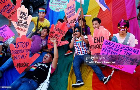 Members Of The Gay And Lesbian Community March During The 2010 Manila News Photo Getty Images