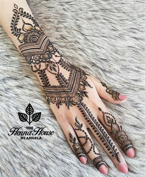 The Beautiful Henna I Created For The Super Sweet Kundanhenna Henna