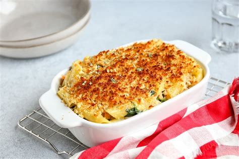 Pasta ovenschotel met zalm en spinazie