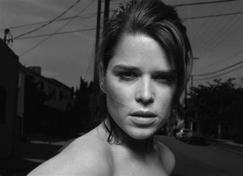 Neve Campbell Nude And Sexy Photos The Fappening