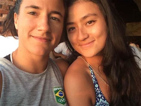 Meet The Two Brazilian Women Who Got Engaged On The Rio Olympic Games Rugby Sevens Field Daily