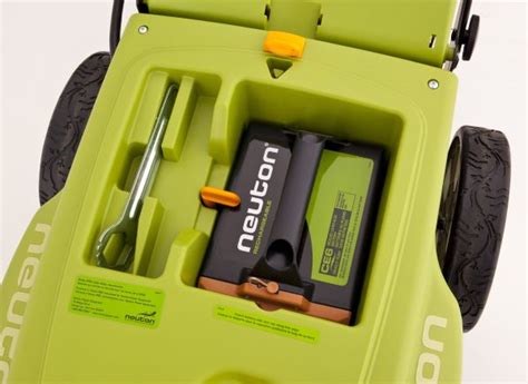 Duracell, the battery trusted everywhere, powers the neuton mower! Neuton CEM6X4X battery mower - Consumer Reports