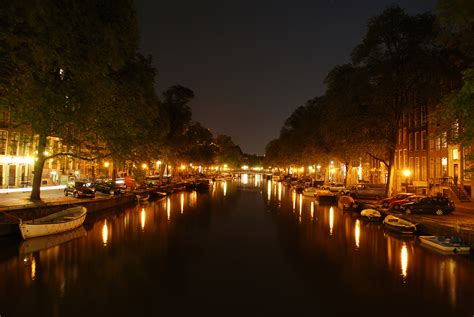 File Amsterdam Canal At Night  Wikimedia Commons