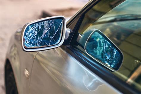 Why You Need Professional Auto Side Mirror Glass Replacement In