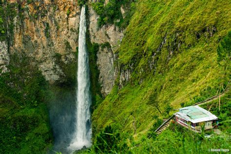 Before finding four waterfalls lined up, you will start with the beauty of one waterfall. Tiket Masuk Tekaan Telu Waterfall - Tibumana Waterfall Bali 2021 Entrance Fee How To Get There ...
