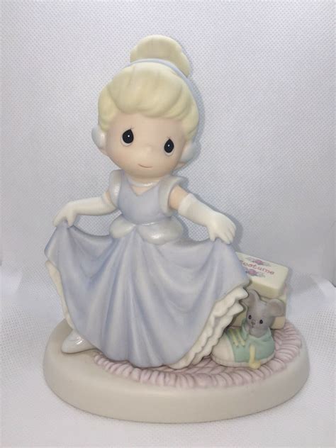 Precious Moments Walt Disney Showcase Cinderella Mib Ebay Cinderella Walt Disney Disney