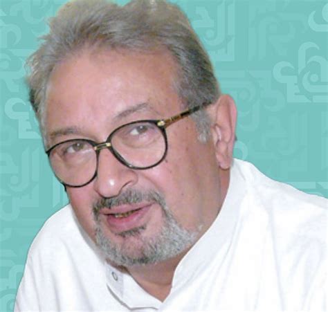 كل سنة وانت طيب احمد جمال. ابنة نور الشريف تطلّ لأول مرة بالحجاب - صورة | مجلة الجرس