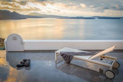Santorini Greece A Celebrity Influencer And Blogger Paradise Travel