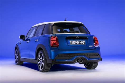 MINI Cooper S 5-door (2021, 2022) - photos, specs & model history