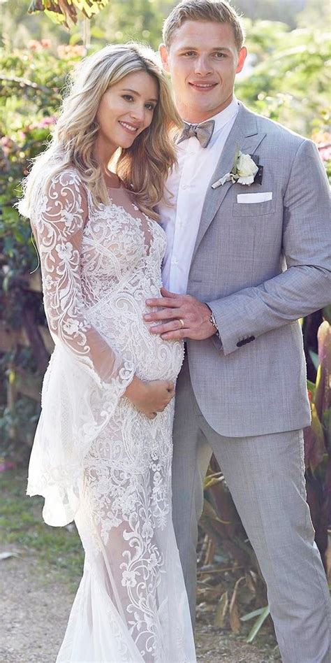 18 Maternity Wedding Dresses For Moms To Be Pregnant Wedding