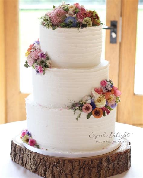Edible Flowers Wedding Cake Wedding Cakes With Flowers Wedding Cakes