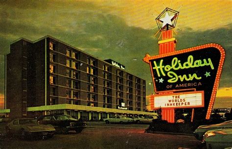 Holiday Inn Neon Sign Holiday Inn Vintage Hotels Hotel Motel