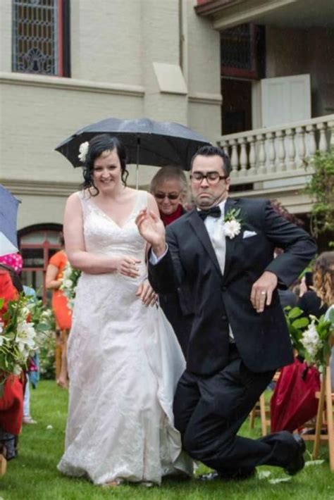 21 So Funny Awkward Wedding Photos Wedding Forward Awkward Wedding