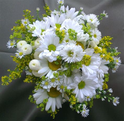 Green White And Yellow Wedding Bouquets Daisy Google Search Daisy