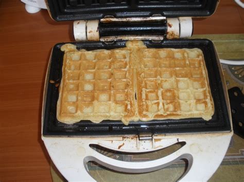 Tentokrát tu mám další recept a to je recept na belgické wafle. Wafle - Recept