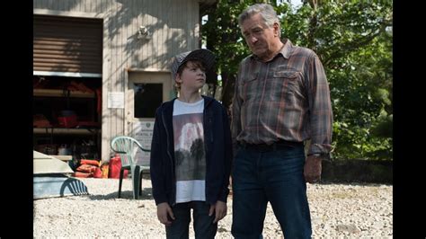 Tim hill (bob esponja, la vida de rocko) dirigirá esta adaptación del libro infantil homónimo escrito por robert kimmel smith que será protagonizada por robert de niro (uno de los nuestros, el padrino. En guerra con mi abuelo - Trailer español (HD) - YouTube