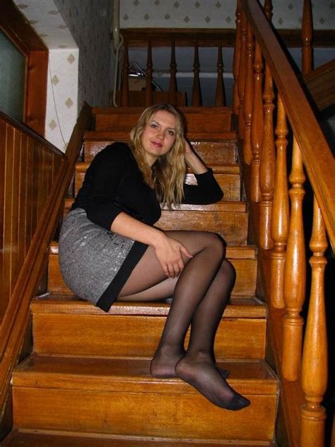 Candid Legs On Twitter On The Stairs Showing Her Legs And Soles Of