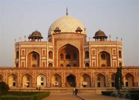 Top 5 Mughal Monuments In India