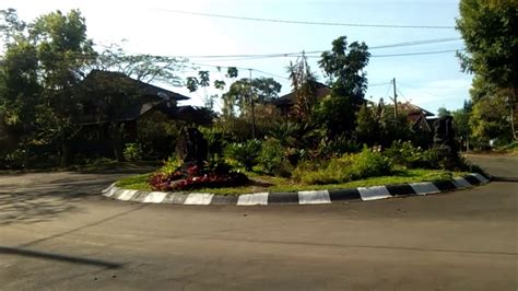 Bahkan ada penginapan yang jarang ada di website lain, eh ada di traveloka, termasuk villa yang ada perapiannya itu. Review penginapan Villa Gardenia, Lembang, Bandung - YouTube