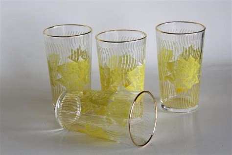 Mid Century Mod Vintage Drinking Glasses Printed Glass Tumblers W Yellow Roses