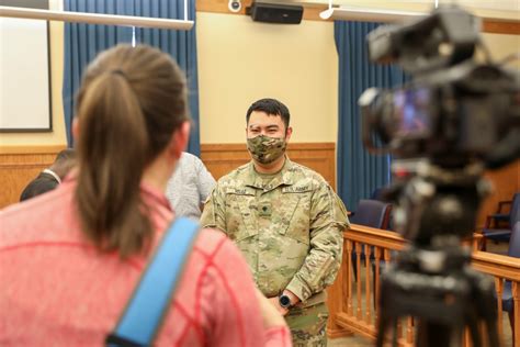 Dvids News 1id Soldiers Become Us Citizens During Naturalization
