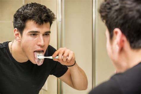 your dentist provides a tip that can help prevent bad breath