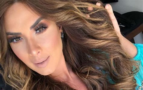 Coleção summer'14 superhot by nicole bahls. Nicole Bahls chama atenção ao postar foto de biquíni | OFuxico