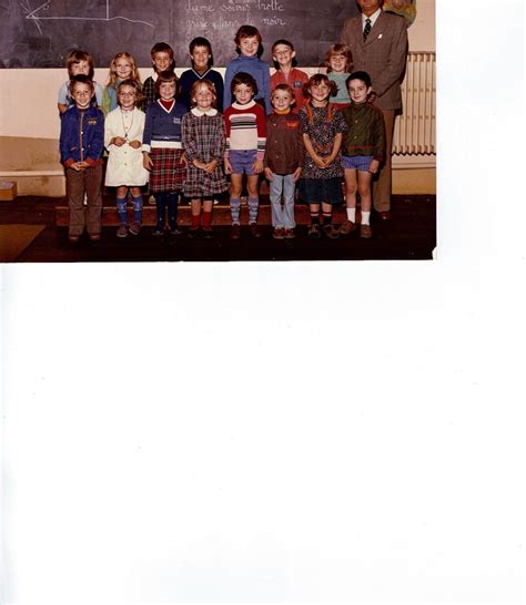 Photo De Classe Cp De 1980 Ecole Primaire Copains Davant