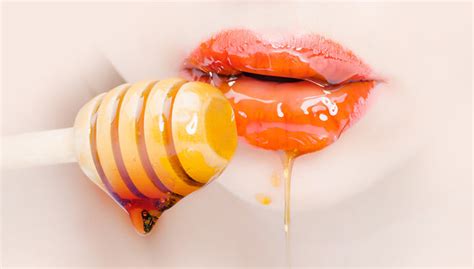 7 Natural Remedies For Chapped Lips And What Not To Do
