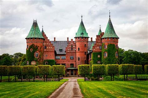 21 Fairytale Castles In Sweden For Your 2023 Bucket List