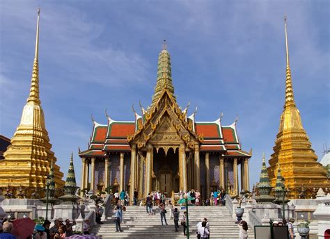 Nowadays it is one of bangkok's most popular sights. Rick The Traveller: Grand Palace in Bangkok
