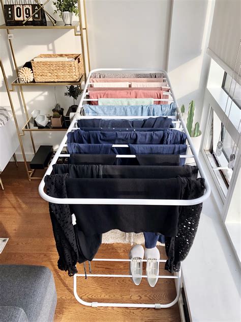 Povolenie Strela Pľuvať Drying Tshirt On Dryer Rack Lines On Tshirt