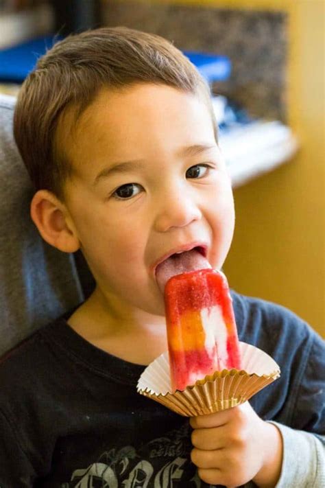 Gör Dina Egna Hälsosamma Hemlagade Frukt Popsicles Be Settled