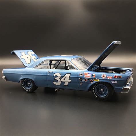 He is known for his work on greased lightning (1977) and abc's wide world of sports (1961). Wendell Scott 1965 Ford Galaxie 1:24 University Of Racing ...